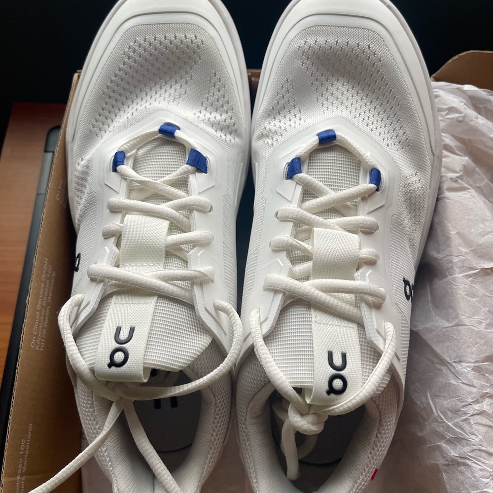 Brand New Never Worn On Cloud sneakers